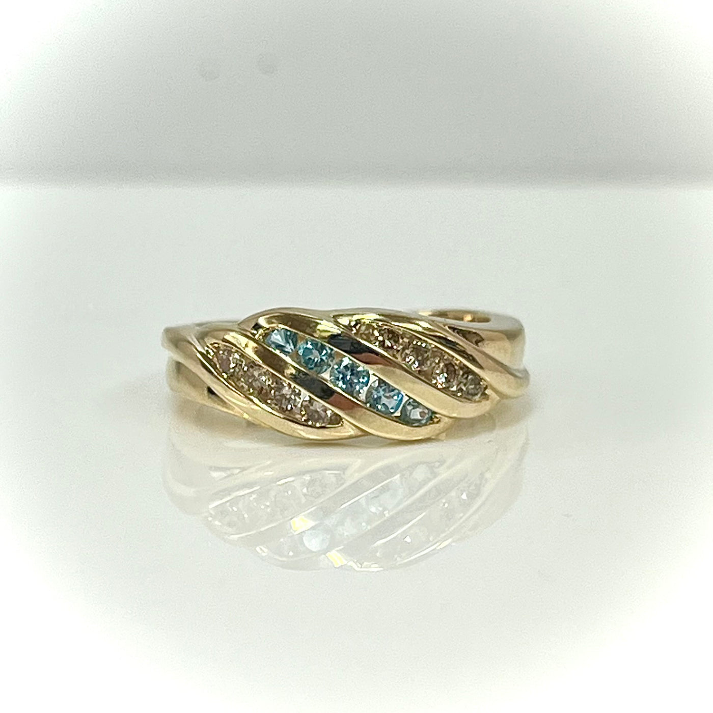9ct Yellow Gold Diamond & Blue Topaz Ring
