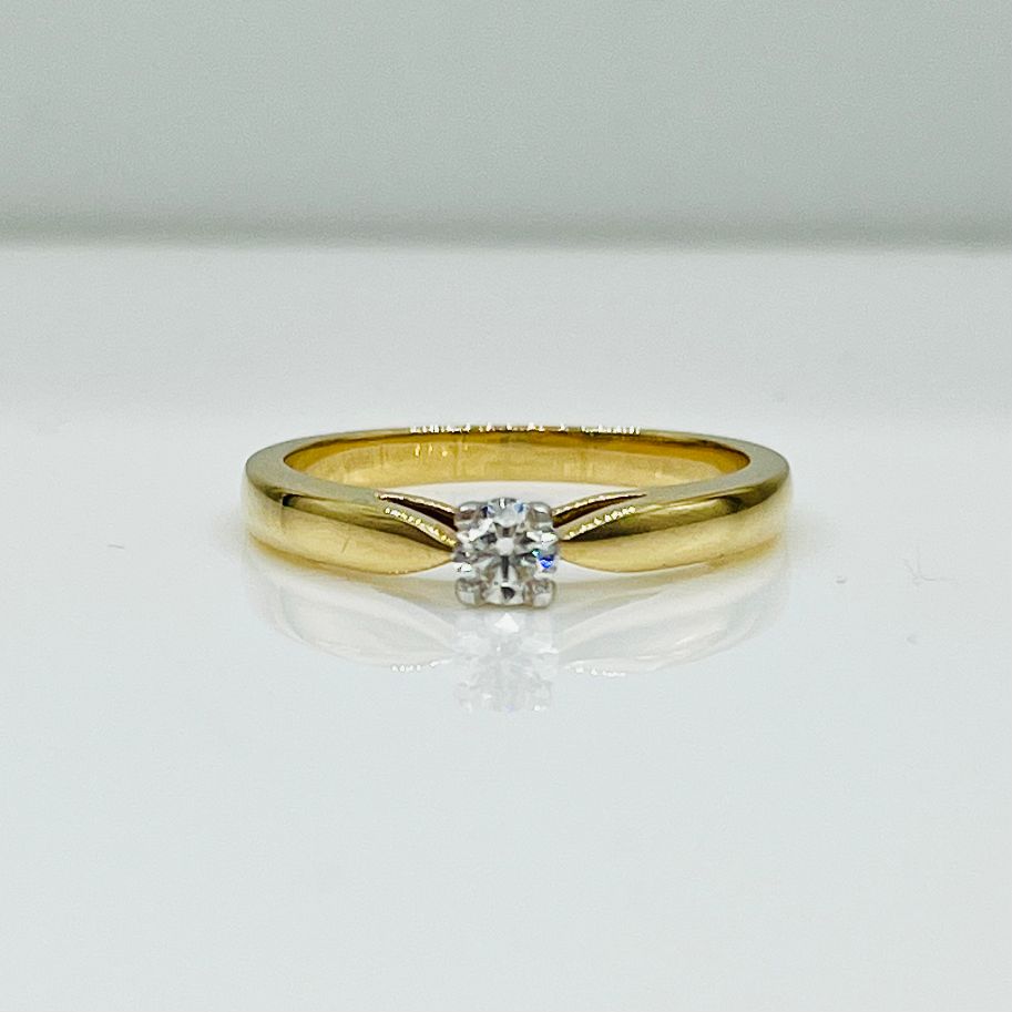 9ct Yellow Gold Diamond Solitaire Ring