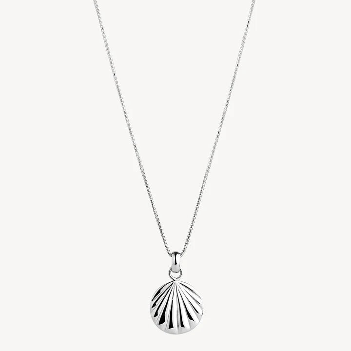 Najo Silver Seashell Pendant Necklace