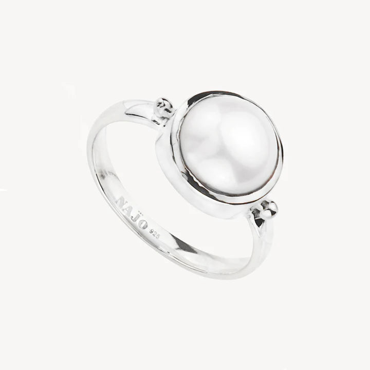 Najo Garland Freshwater Pearl Silver Ring